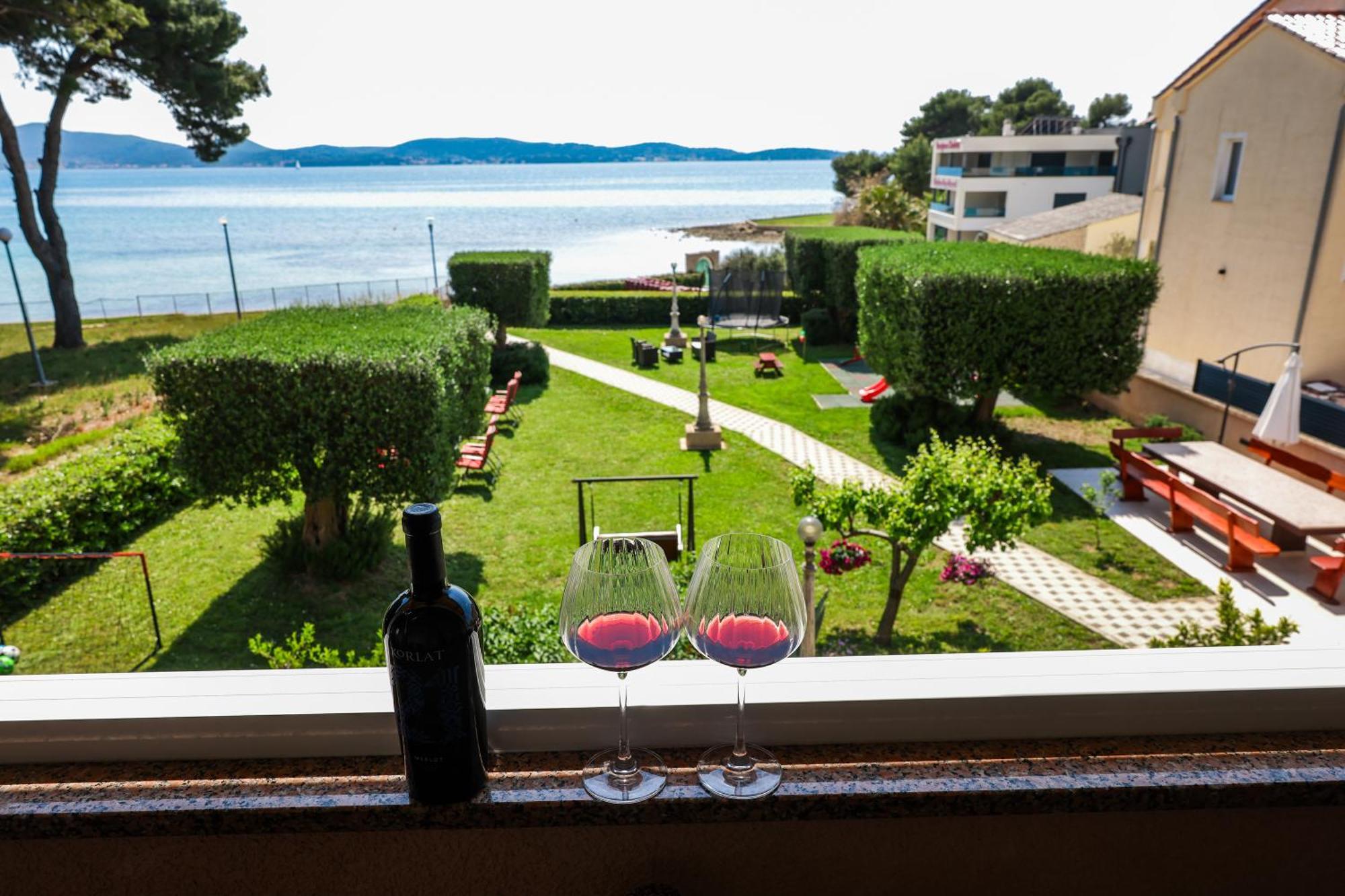 Apartments Becky On A Sandy Beach Without Crowd Sukošan Extérieur photo