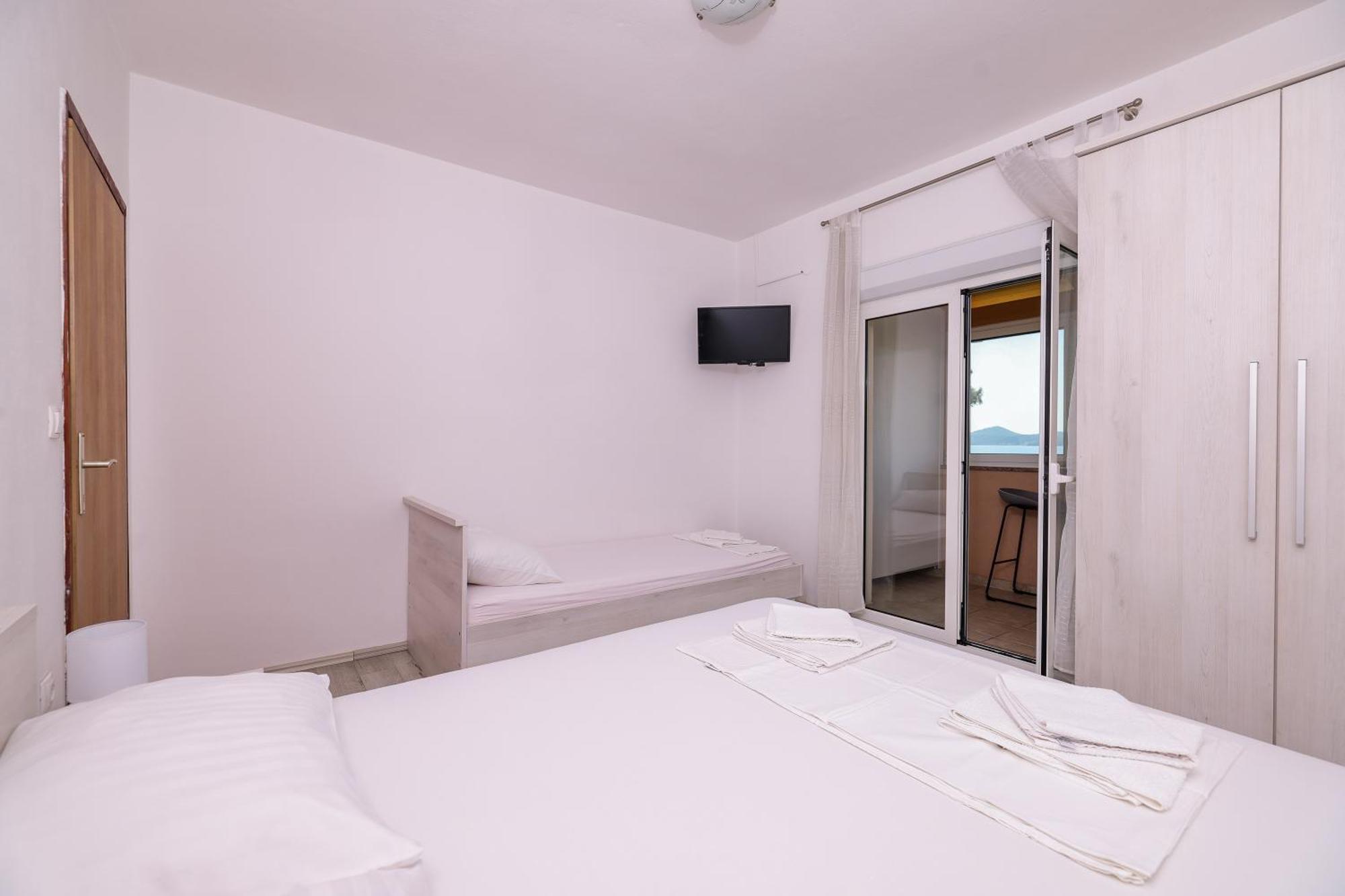 Apartments Becky On A Sandy Beach Without Crowd Sukošan Extérieur photo